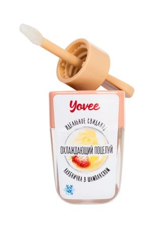 Бальзам для губ Yovee «Охлаждающий поцелуй» с ароматом клубнички в шампанском, охлаждающий, 5 мл